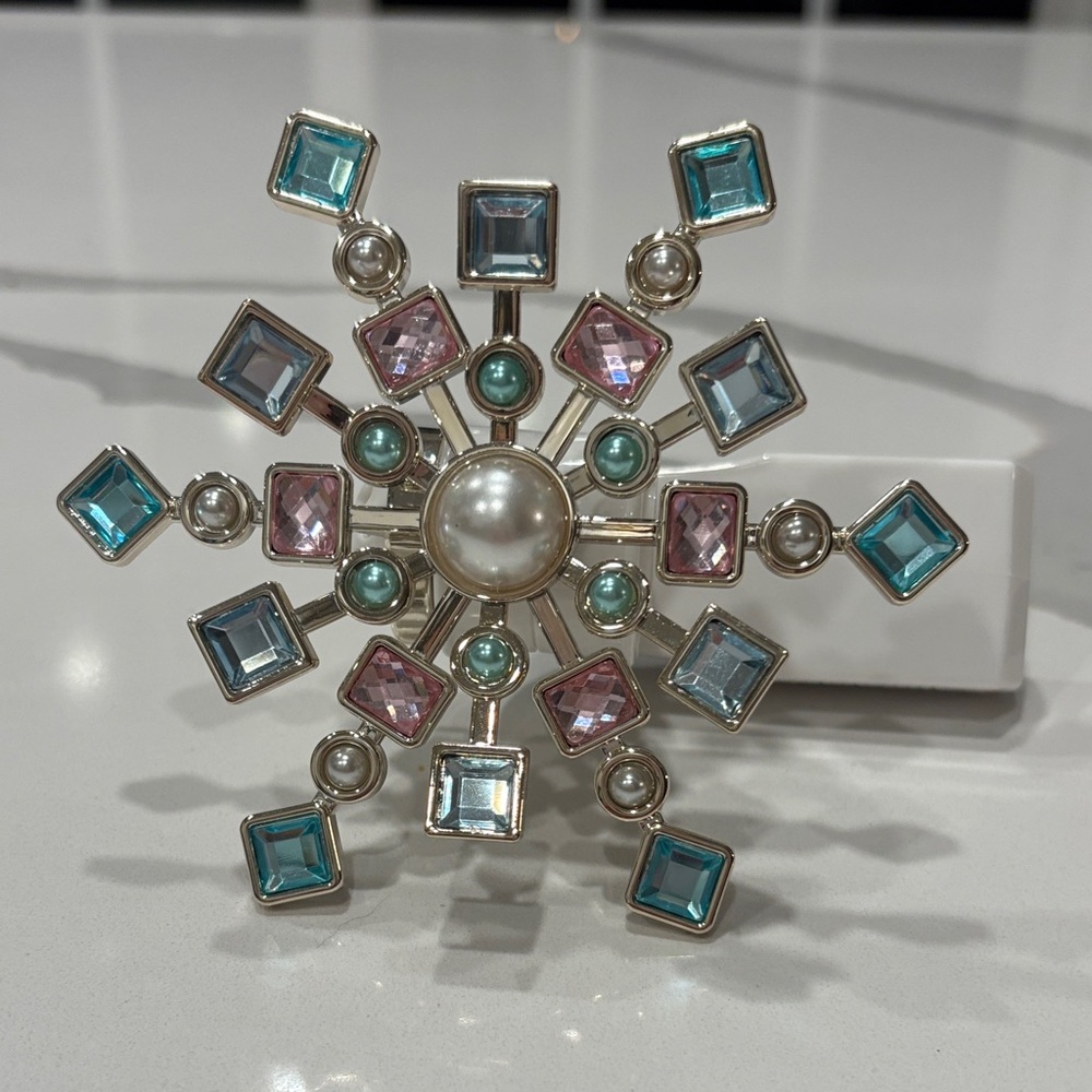 Bath & Body Works… Colorful Gem Snowflake Plug-in Oil Warmer.. NWOT